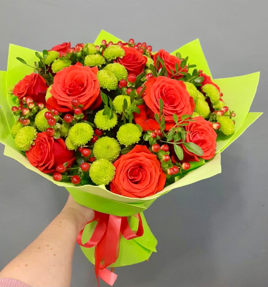 Букет цветов из: Хризантемы и Розы в Полазне