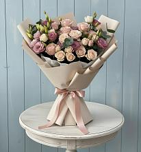 Букет цветов из:  Розы и Лизиантусы в Полазне