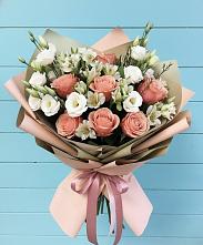 Букет цветов из:  Розы, Альстромерии и Лизиантусы #REPLACE_PRED# Полазне