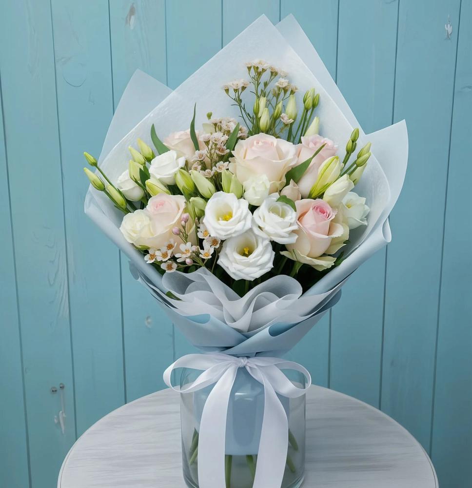 Букет цветов из: Розы и Лизиантусы в Полазне