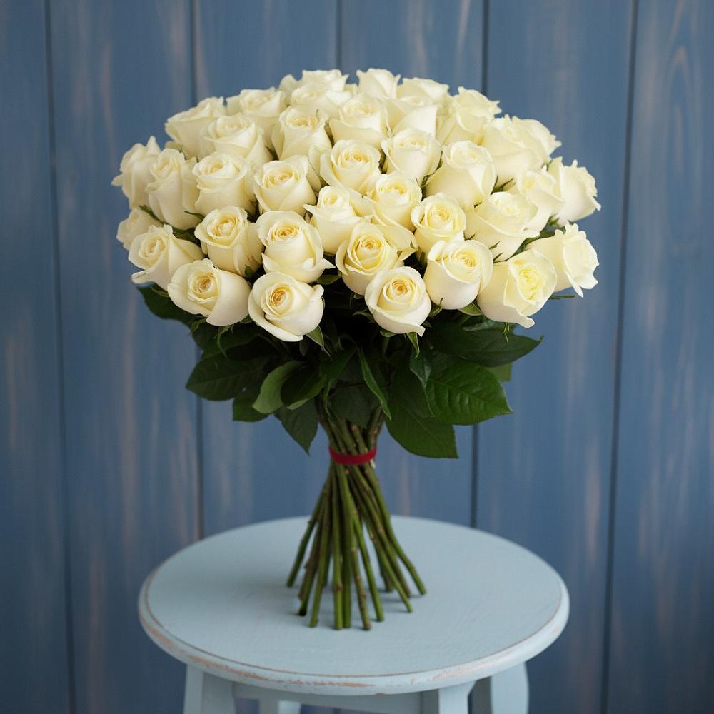Букет 51 Белая роза Эдлесс Лав в Полазне