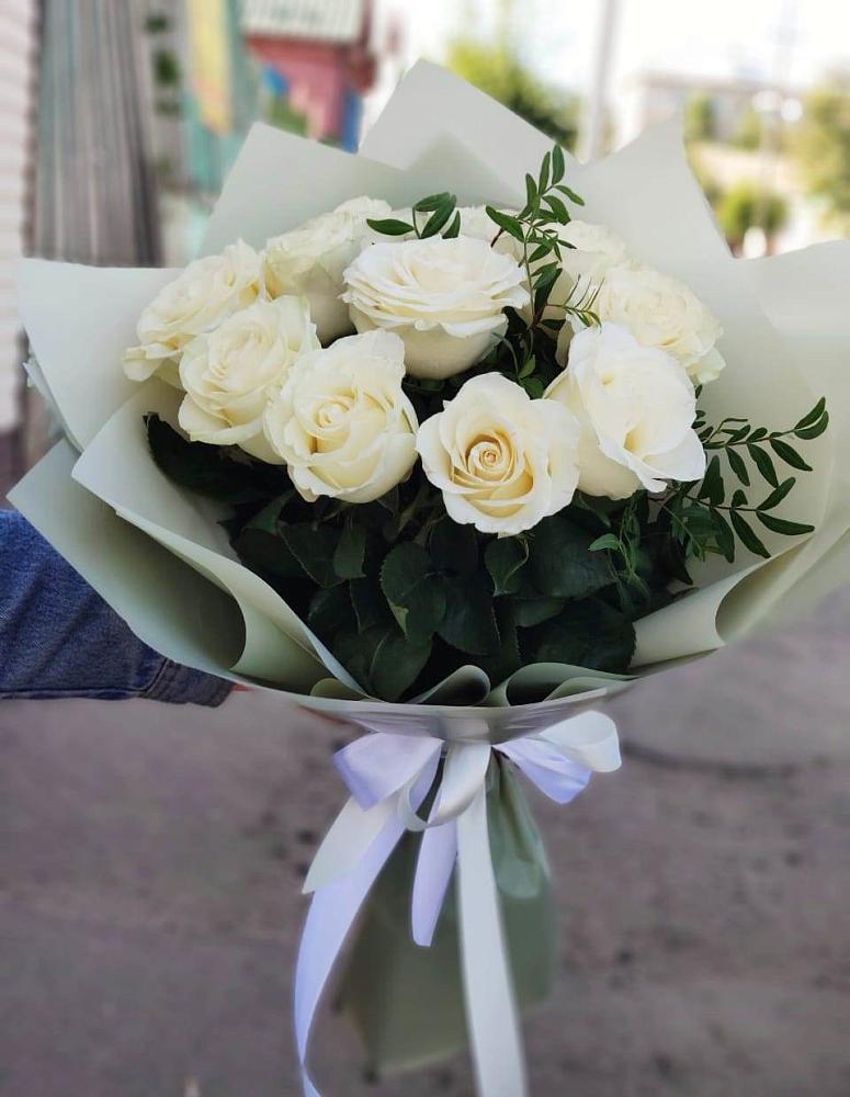 Букет Белые розы Проуд в Полазне
