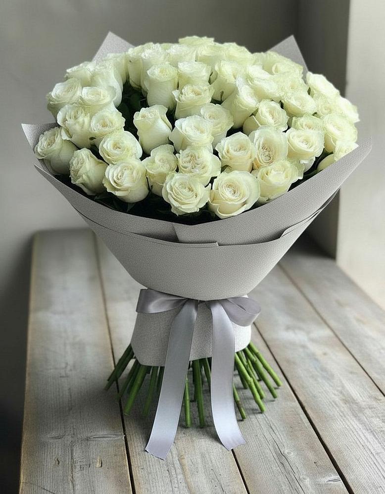 Букет 35 Белых роз в Полазне