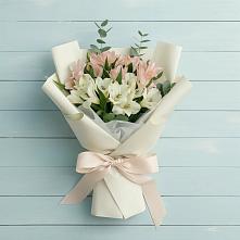 Букет цветов из:  Альстромерии #REPLACE_PRED# Полазне
