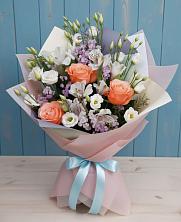 Букет цветов из:  Лизиантусы, Розы, Альстромерии и Гипсофила в Полазне