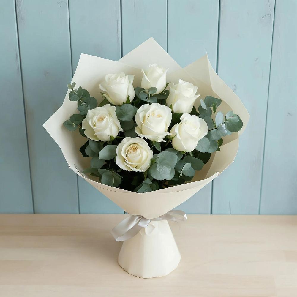 Букет Белые розы в Эвкалипте в Полазне