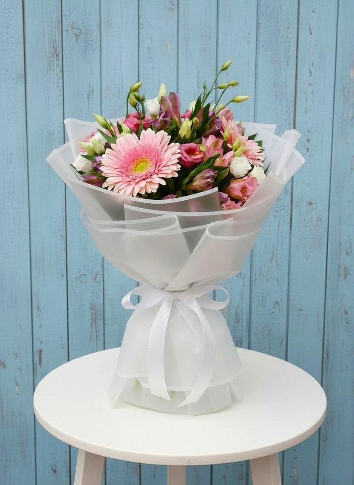 Букет цветов из: Герберы, Альстромерии и Лизиантусы в Полазне