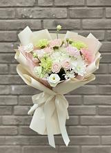Букет цветов из:  Гвоздики, Розы, Лизиантусы и Хризантемы #REPLACE_PRED# Полазне