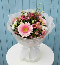 Букет цветов из:  Герберы, Альстромерии и Лизиантусы в Полазне