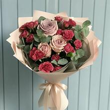 Букет цветов из:  Гвоздики и Розы в Полазне