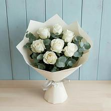 Букет Белые розы в Эвкалипте в Полазне