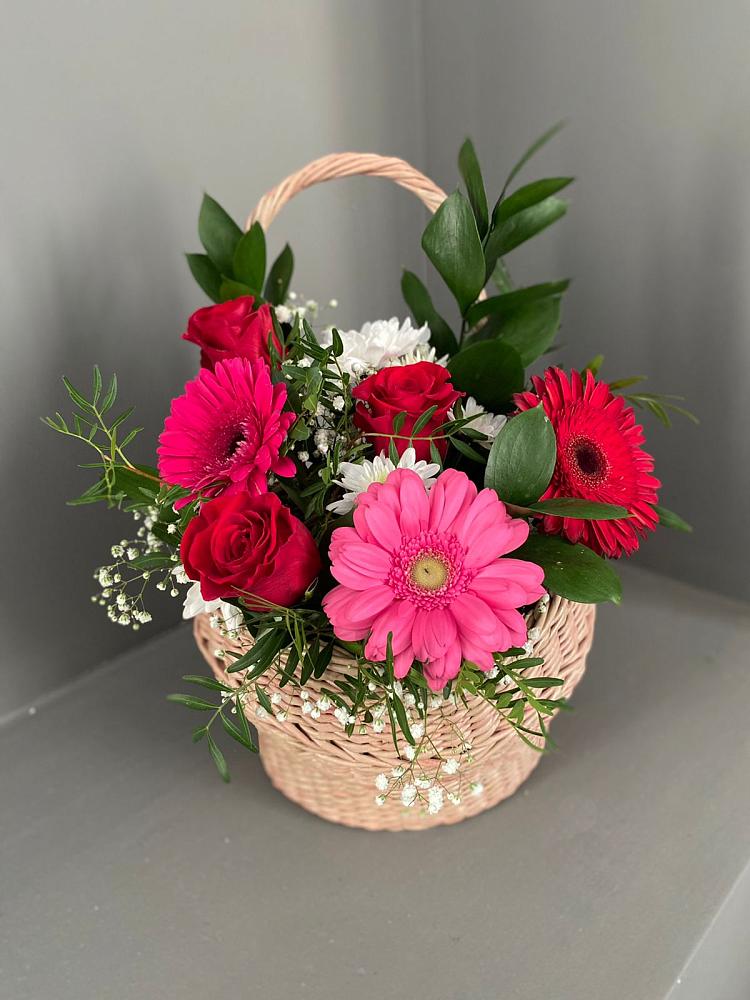 Цветочная композиция из Розы, Хризантемы и Герберы в корзине в Полазне