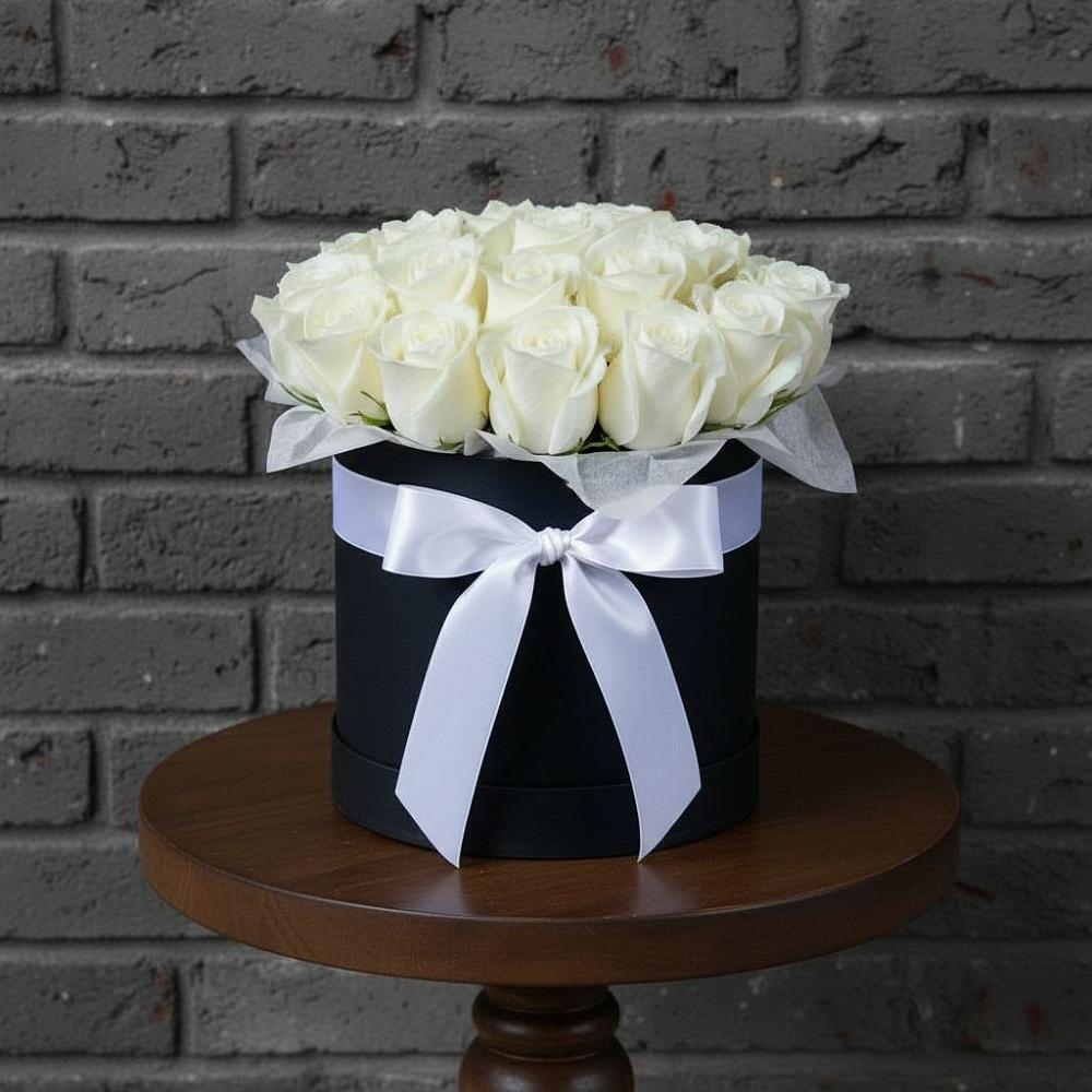 Цветочная композиция из Розы в шляпной коробке в Полазне