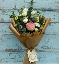 Букет цветов из:  Розы и Лизиантусы в Полазне