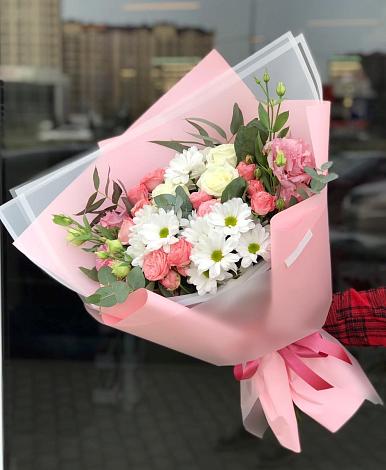 Букет цветов из: Розы, Лизиантусы и Хризантемы в Полазне