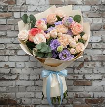 Букет цветов из:  Розы, Лизиантусы и Гвоздики в Полазне